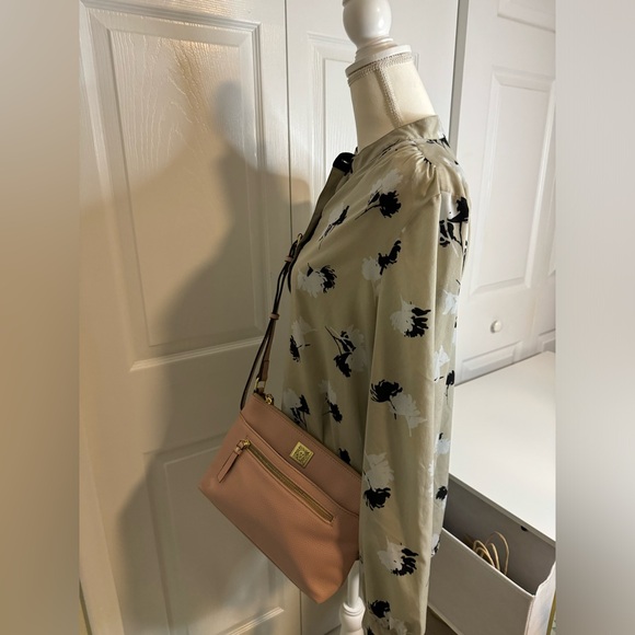 Anne Klein crossbody handbag bundle with Anne Klein Blouse - Picture 3 of 9
